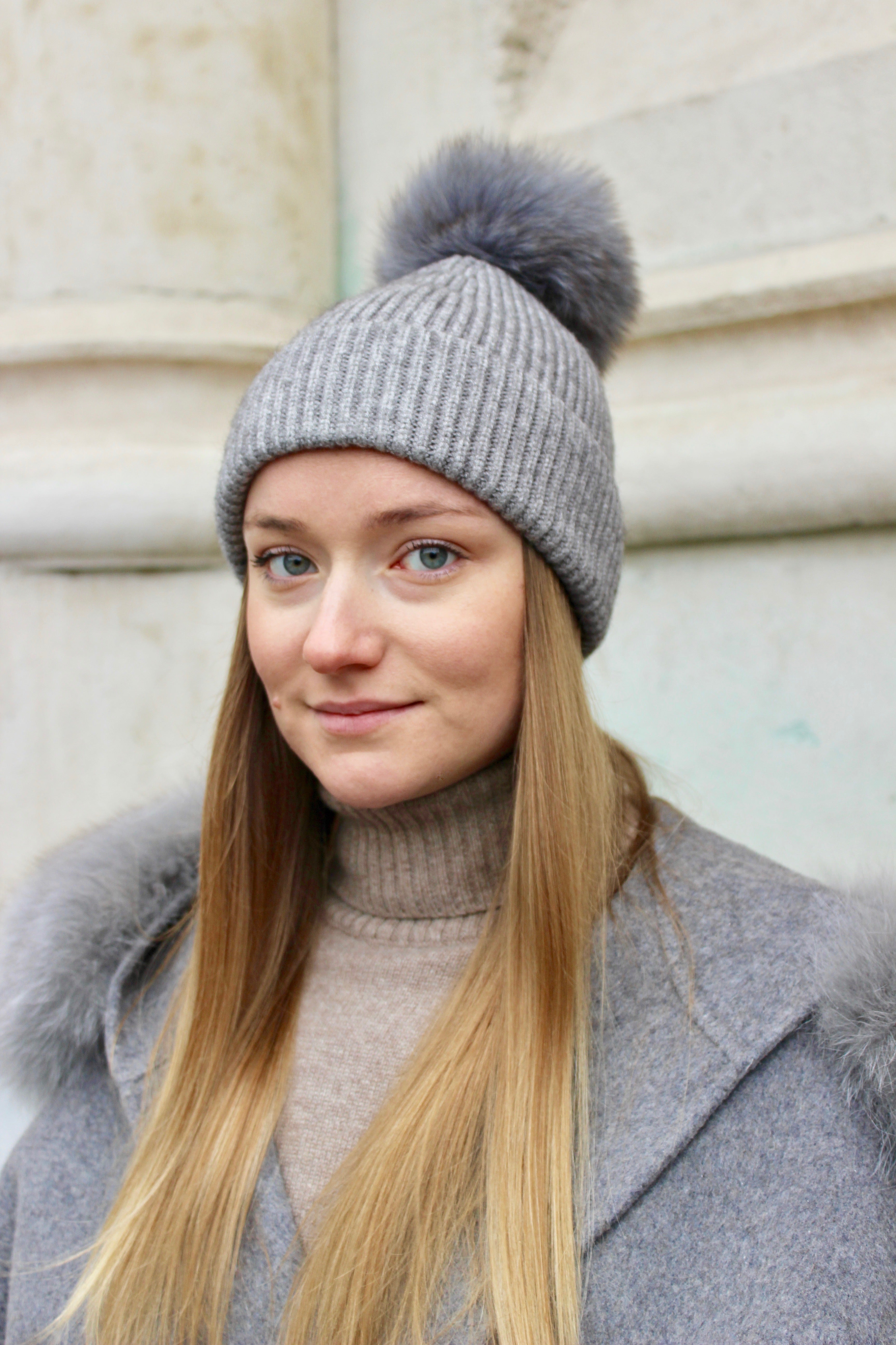 Megève pompom hat - Grey
